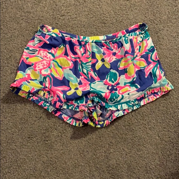 Lilly Pulitzer Other - flowey shorts LP